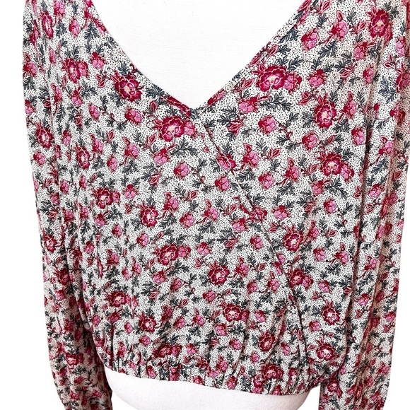 LOFT Pink & White Floral Long sleeved Top Blouse Size M Like New - Picture 6 of 10